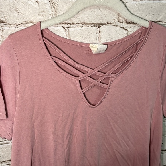 Caution to the Wind Strappy Tee Medium Mauve - Picture 2 of 4